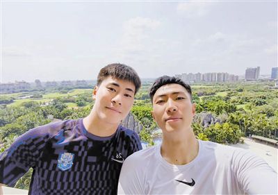强行挺进赵丽颖的后臀小说